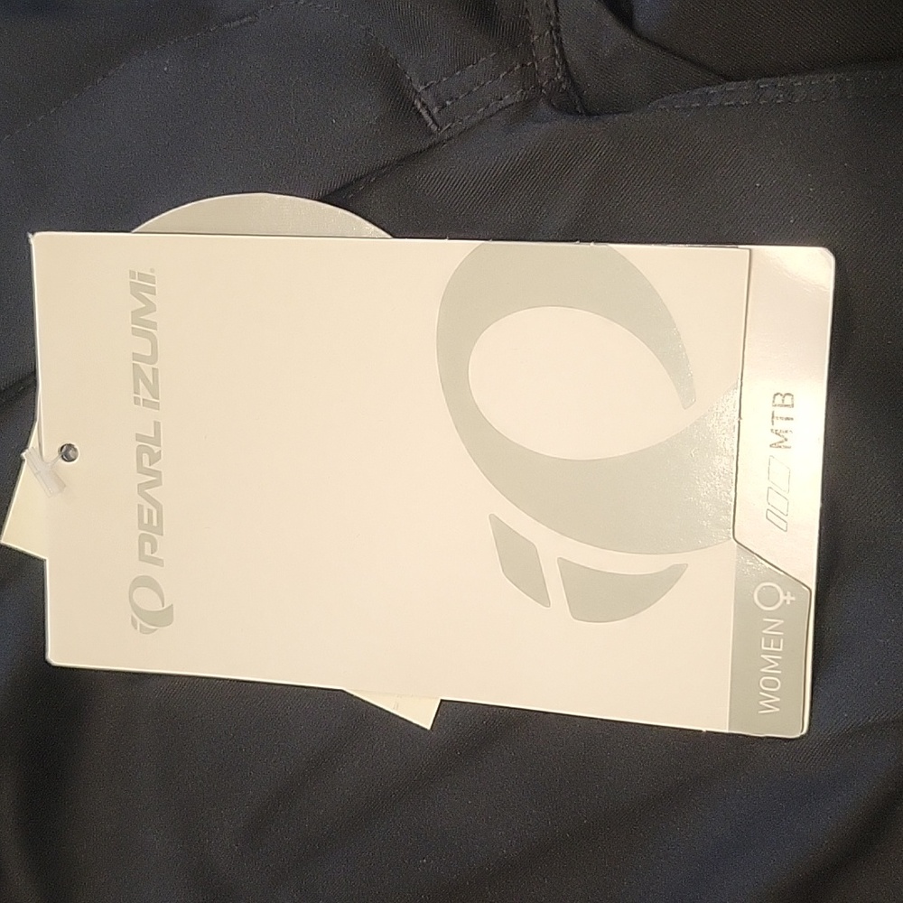 🆕 Pearl Izumi cycling shorts - Picture 3 of 11